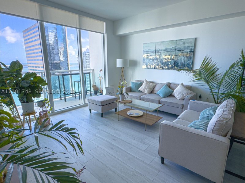 Aluguel de apartamento no The Plaza Tower II 2508