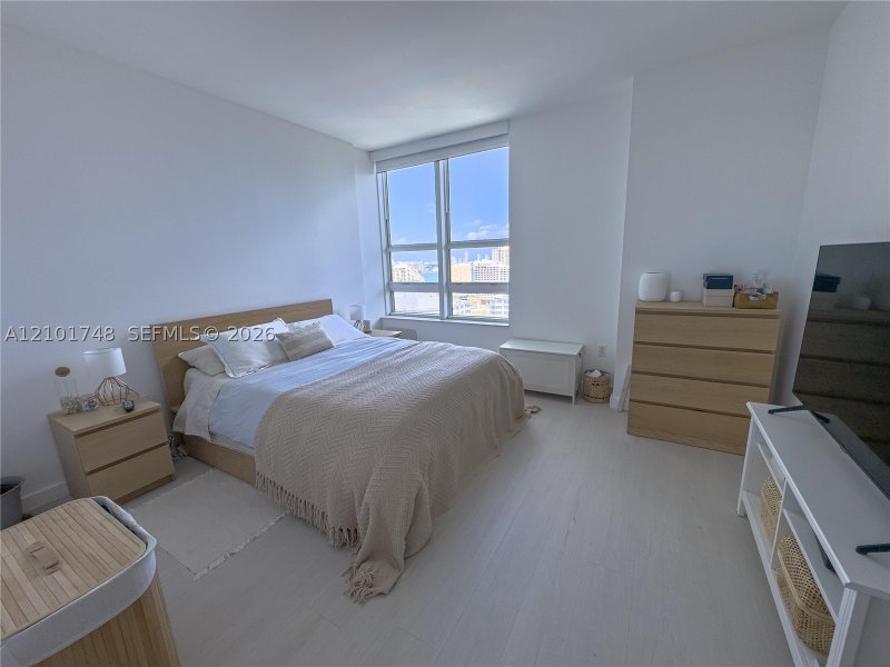 Aluguel de apartamento no The Plaza Tower II 2508