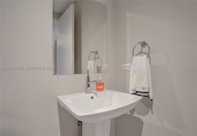 Condo for sale at Midtown Miami 2 PM05