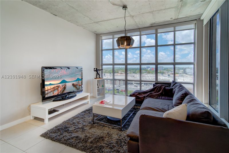 Condo for sale at Midtown Miami 2 PM05