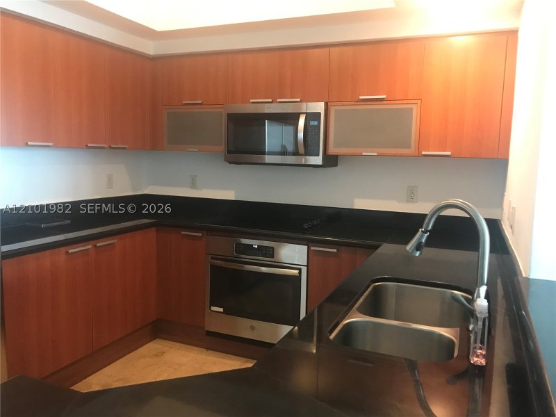 Aluguel de apartamento no One Fifty One at Biscayne 2204