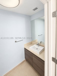 Comprar apartamento en The Bond 1606