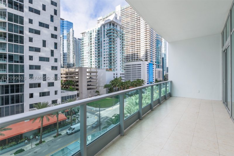 Comprar apartamento no Jade Brickell 606