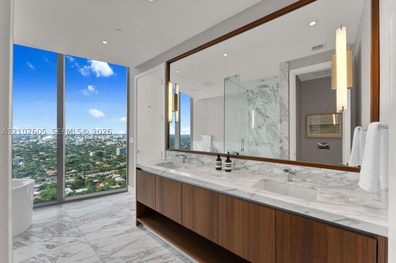 Condo for sale at Una Residences at Brickell 3704