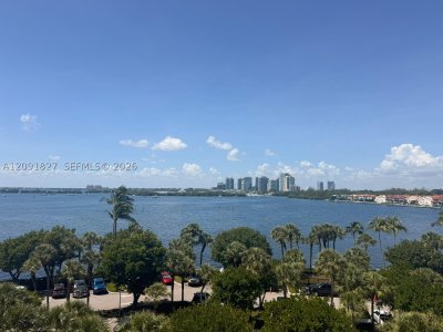 apartamentos en venta en Grove Isles Tower I