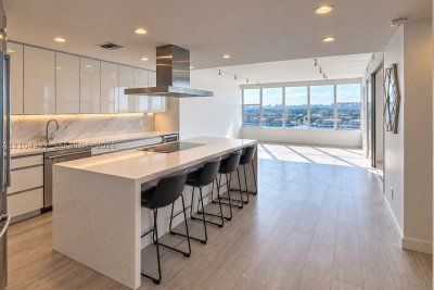 Comprar apartamento en 5600 Collins 9S