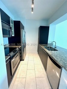 Aluguel de apartamento no The Plaza Tower II 3403
