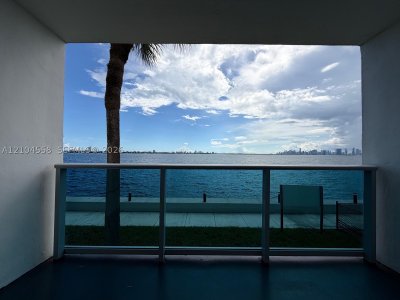 Wake Biscayne Bay Apt #1c