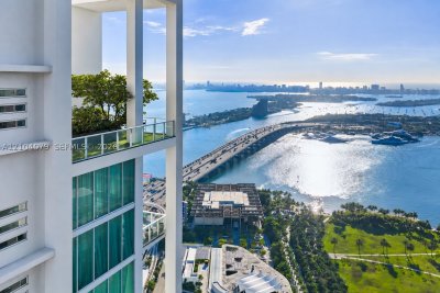 Aluguel de apartamento no Ten Museum Park 4602