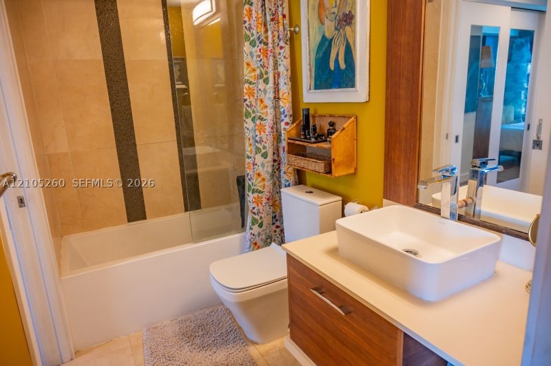 Condo for sale at The Crimson Miami 1505