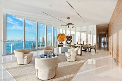 Comprar apartamento en Aston Martin Residences PH6001C