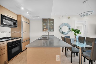Comprar apartamento en Beach Club One 706