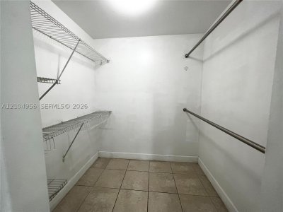 Comprar apartamento no 1800 Biscayne Plaza 305