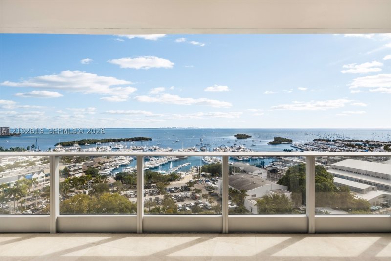 Comprar apartamento no Grovenor House 1803