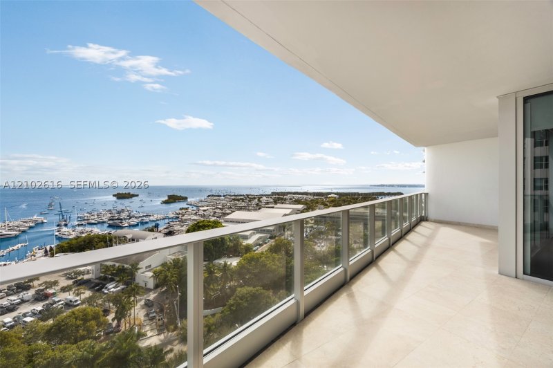 Comprar apartamento no Grovenor House 1803