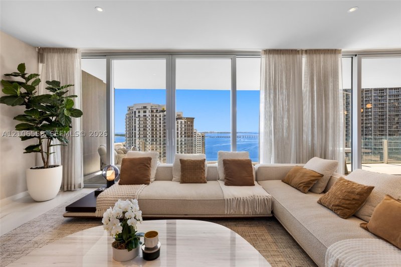 Comprar apartamento en Aston Martin Residences 3002E