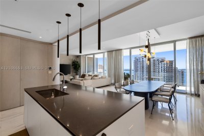 Comprar apartamento en Aston Martin Residences 3002E
