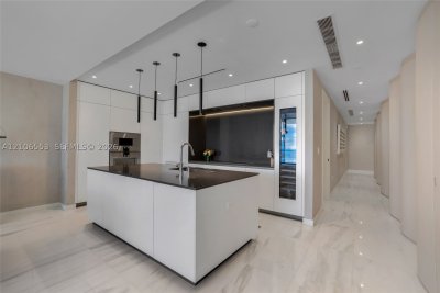 Comprar apartamento en Aston Martin Residences 3002E