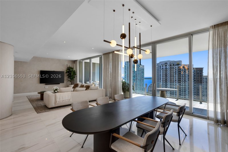 Comprar apartamento en Aston Martin Residences 3002E