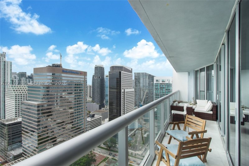 Condo for sale at Icon Brickell Tower II 3803