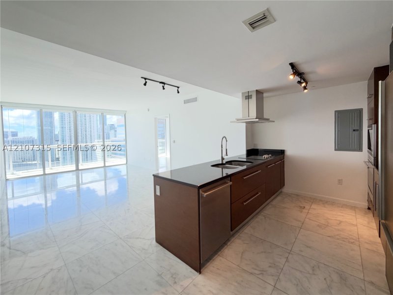 Condo for sale at Icon Brickell Tower II 3803