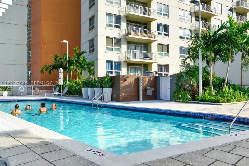 Comprar apartamento en Midtown Midblock 1005