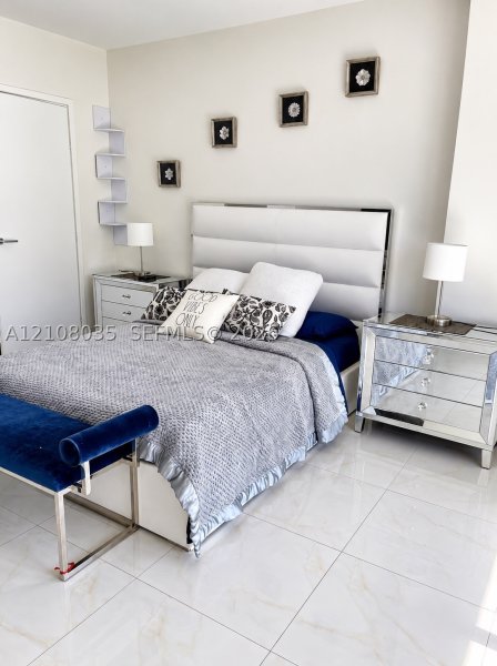 Apartment for rent at Brickell House Condo 2405
