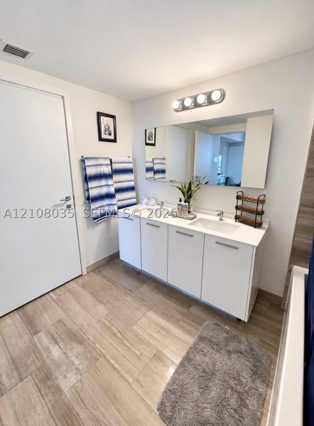 Apartment for rent at Brickell House Condo 2405