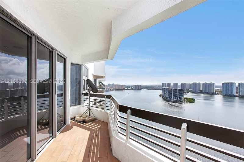 Apartment for rent at Mystic Pointe 200 PH 3