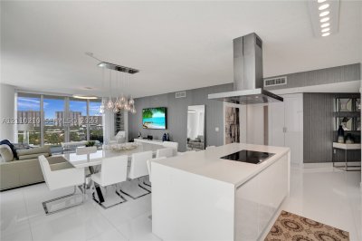 Parque Towers at St. Tropez Apt #5-908