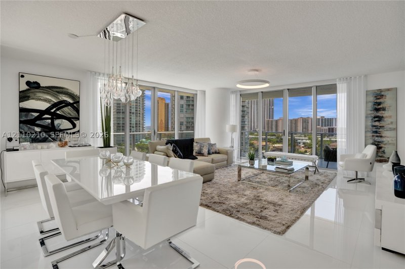 Condo for sale at Parque Towers at St. Tropez 5-908