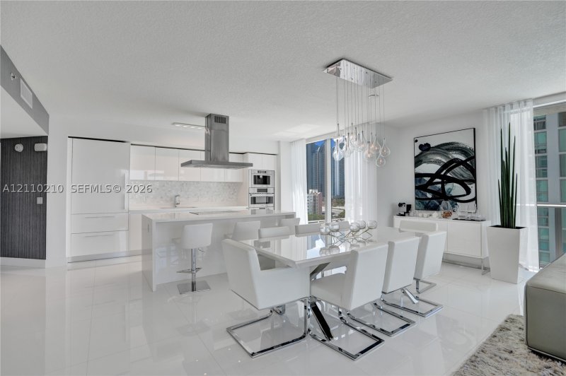 Condo for sale at Parque Towers at St. Tropez 5-908
