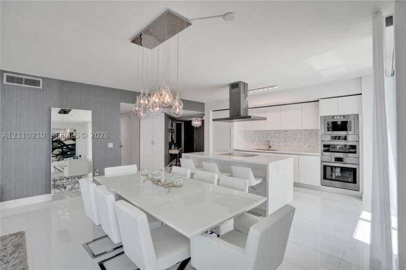 Condo for sale at Parque Towers at St. Tropez 5-908