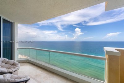 Aluguel de apartamento no Acqualina Resort & Spa 2405