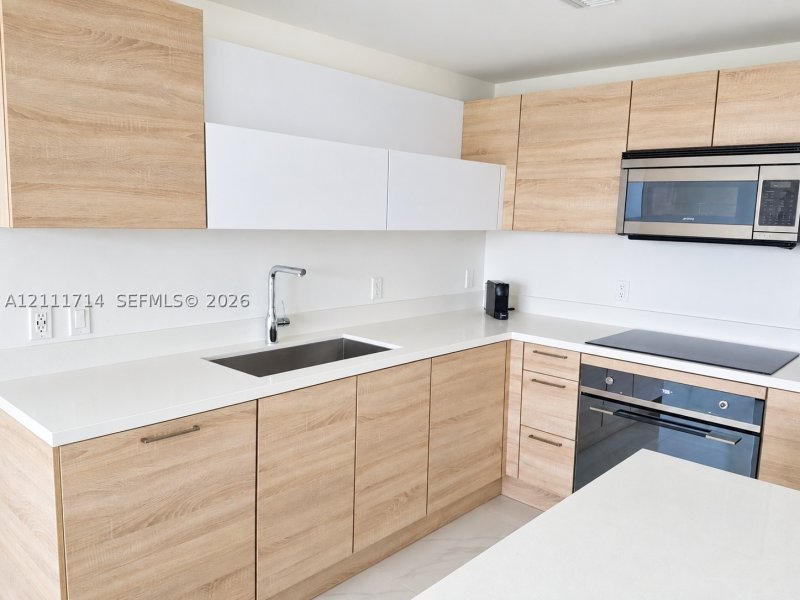 Condo for sale at The Harbour 1402
