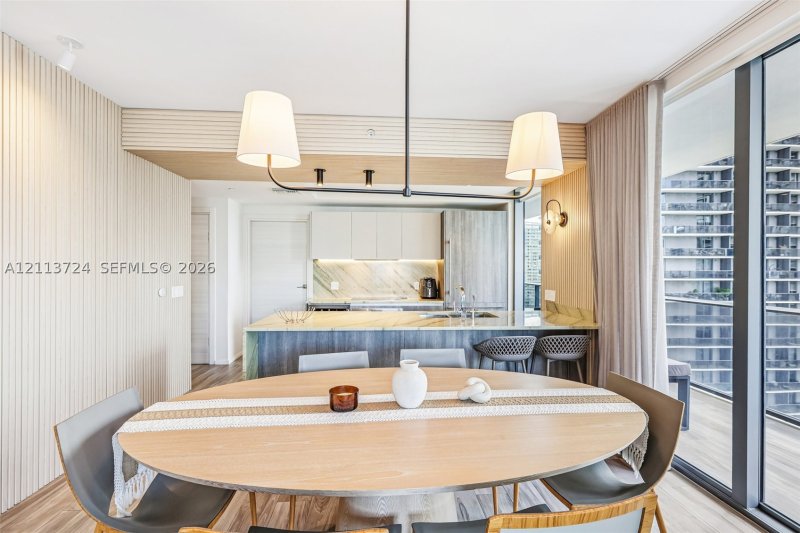 Comprar apartamento en SLS Lux Brickell 2409