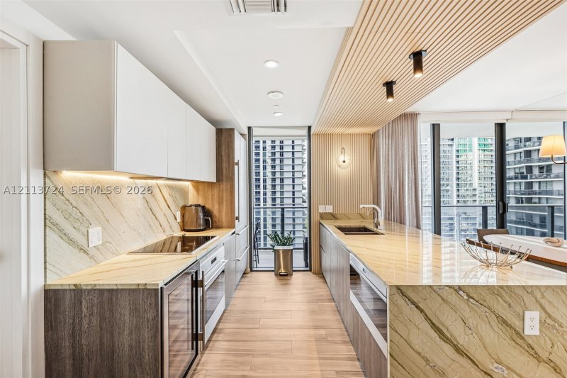 Comprar apartamento en SLS Lux Brickell 2409
