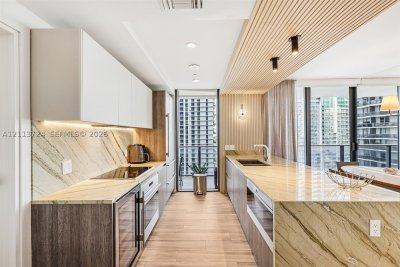 Comprar apartamento en SLS Lux Brickell 2409