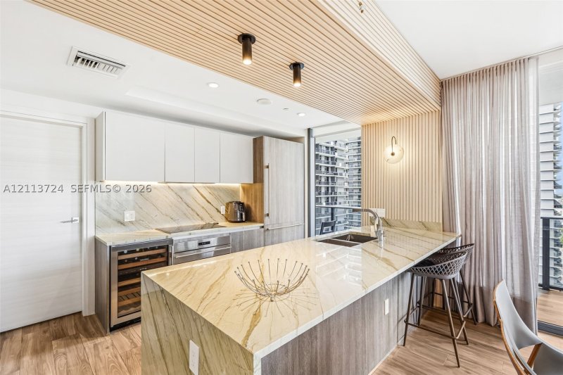 Comprar apartamento en SLS Lux Brickell 2409