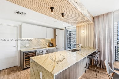 Comprar apartamento en SLS Lux Brickell 2409