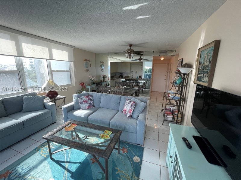 Apartment for rent at Alexander Towers 421