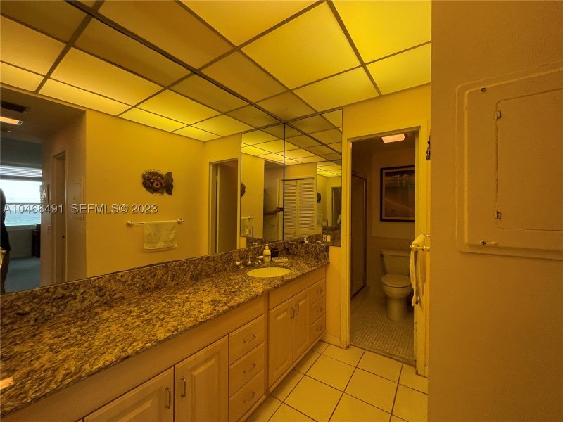 Apartment for rent at Alexander Towers 421