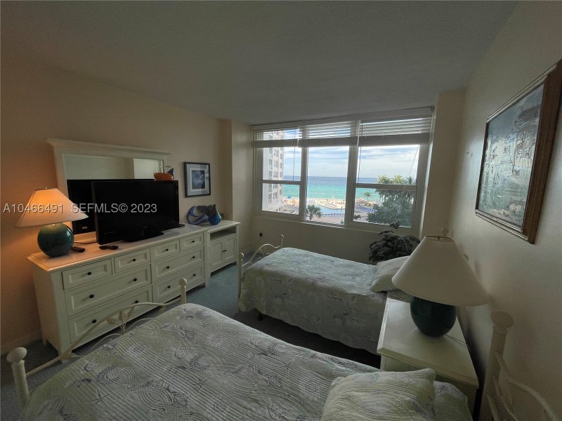 Apartment for rent at Alexander Towers 421
