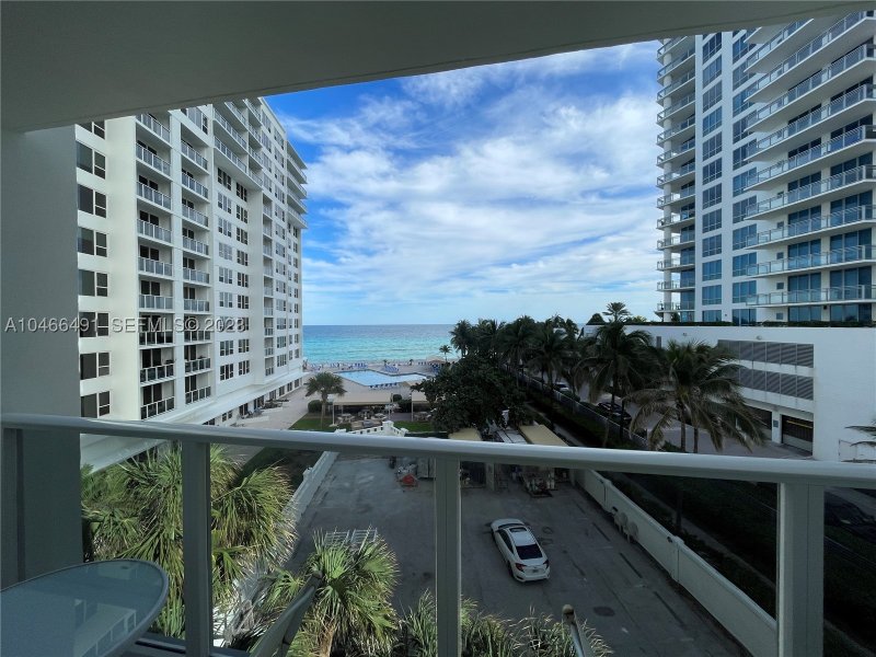 Apartment for rent at Alexander Towers 421