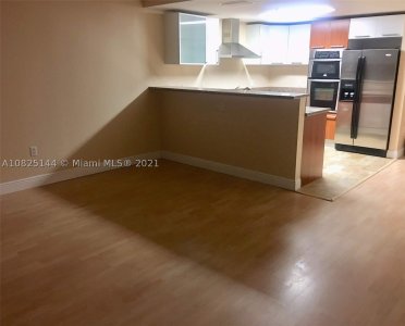 Comprar apartamento no Sail at Brickell 1507