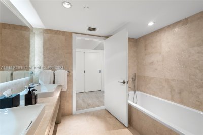 Aluguel de apartamento no 1 Hotel & Homes South Beach 1219
