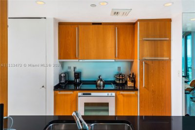 Aluguel de apartamento no Setai 2208