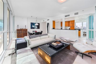 Aluguel de apartamento no Setai 2208
