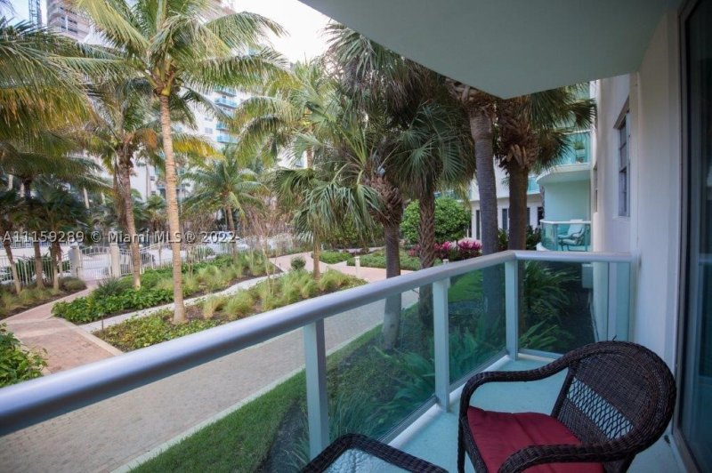 Condo for sale at Tides Hollywood Beach 1H