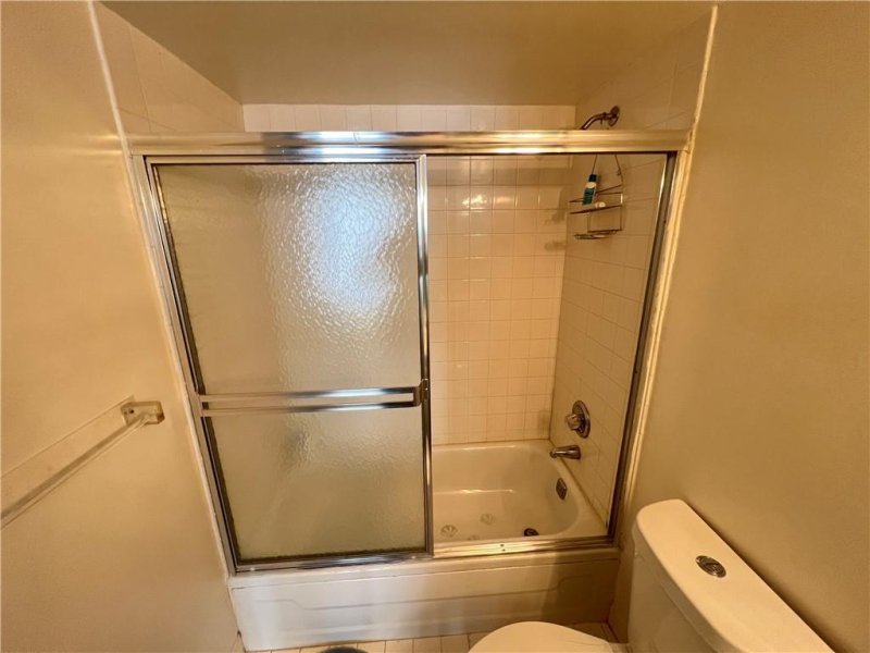 Apartment for rent at Brickell Shores 606